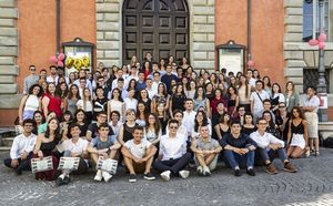 Foto di gruppo diplomati con100 100 Cagli
