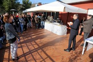 Ricci e Andreani con i corsisti nella sede di Paspartu