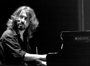 Mario Mariani al pianoforte