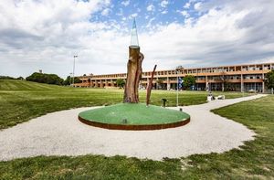 csm Campus scolastico con opera LacerAzione 2020