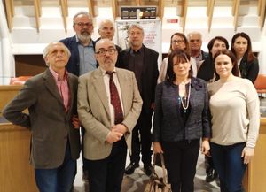 I familiari di Claudio Cecchi con Boiani  Bianconi  Niro e delegazione di Paravento